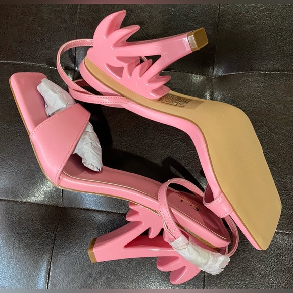 SHUZIA Faux Leather Palm Tree Heeled Sandals Womens Size 7 - Picture 6 of 11